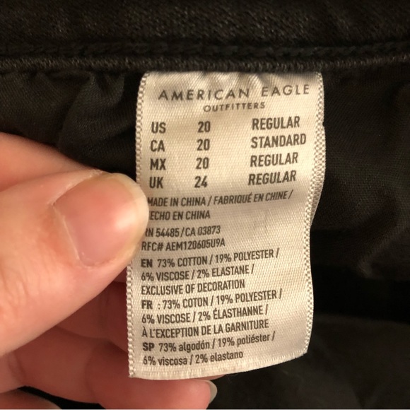 American Eagle Distressed Skinny Jeans - Picture 4 of 4